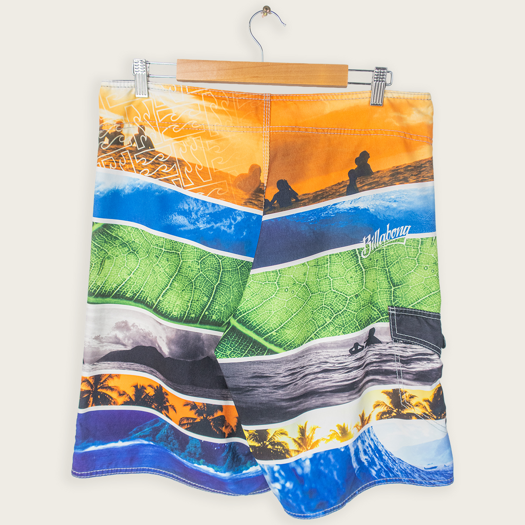 00's BILLABONG BOARD SHORTS - 34"
