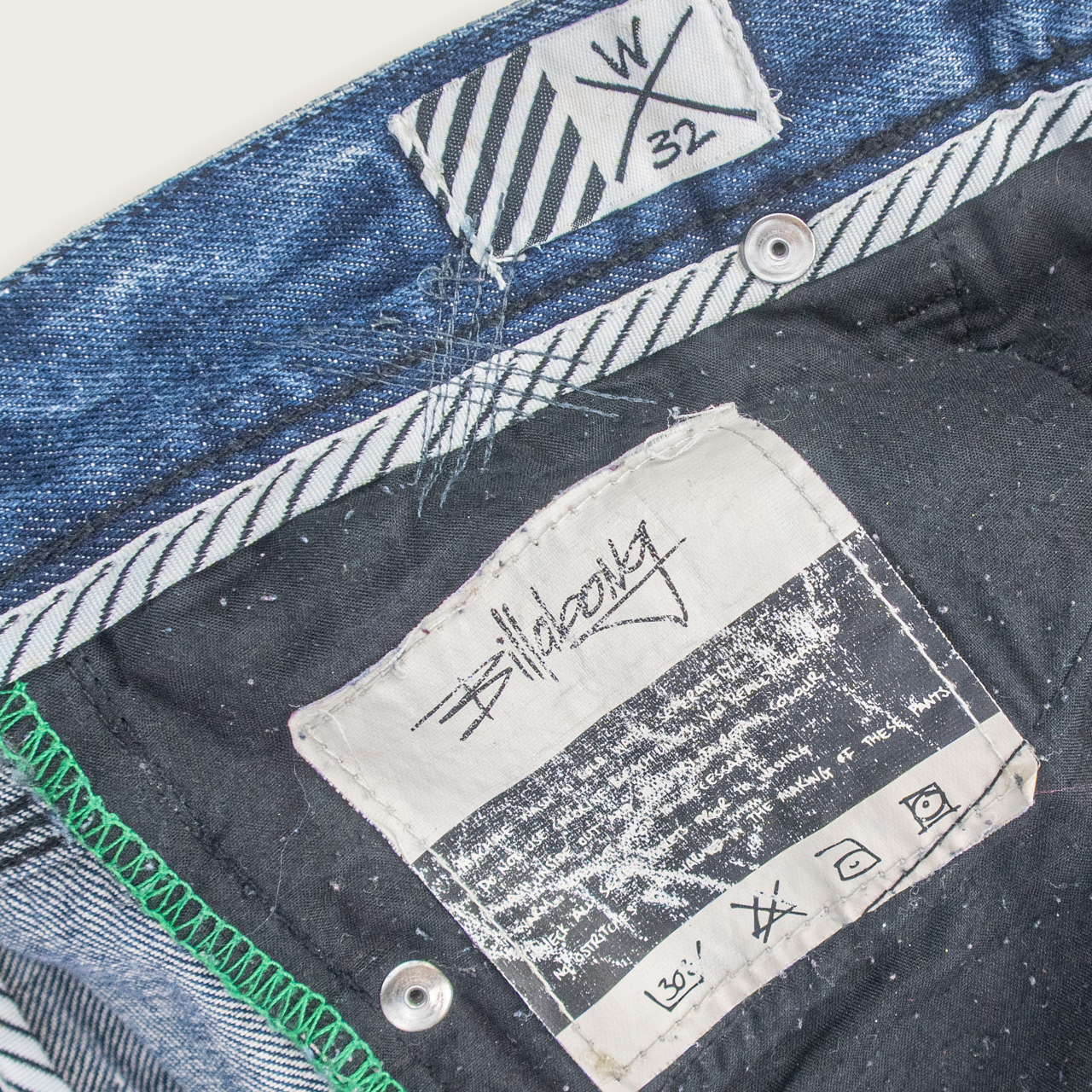 00's BILLABONG JEANS - 32"