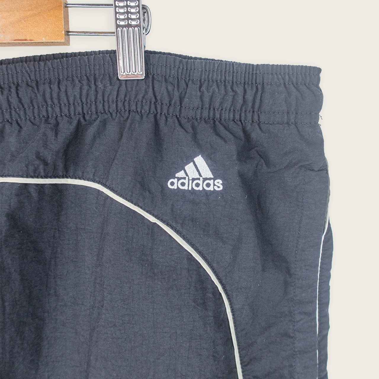 00's ADIDAS ADJUSTABLE TRACK SHORTS - XL