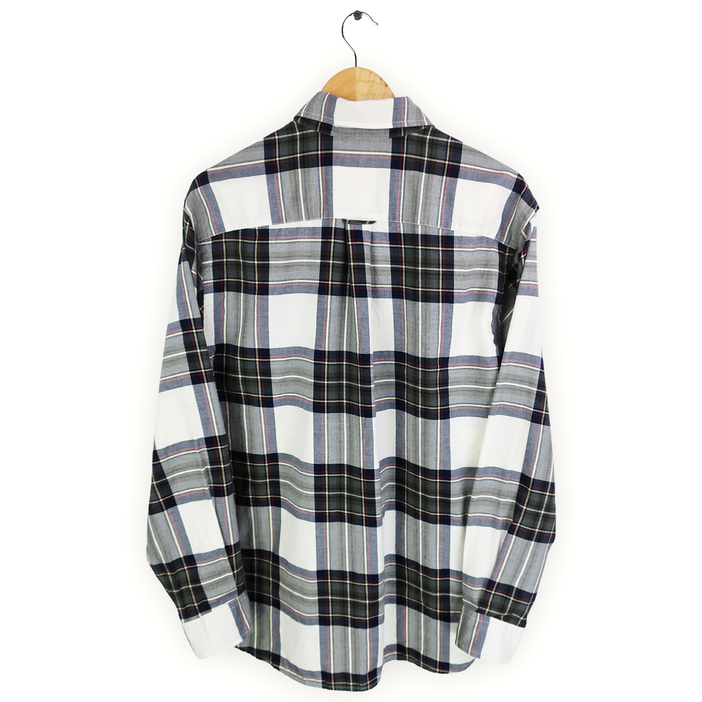 VINTAGE LONG-SLEEVE NAUTICA BUTTON-UP SHIRT - M
