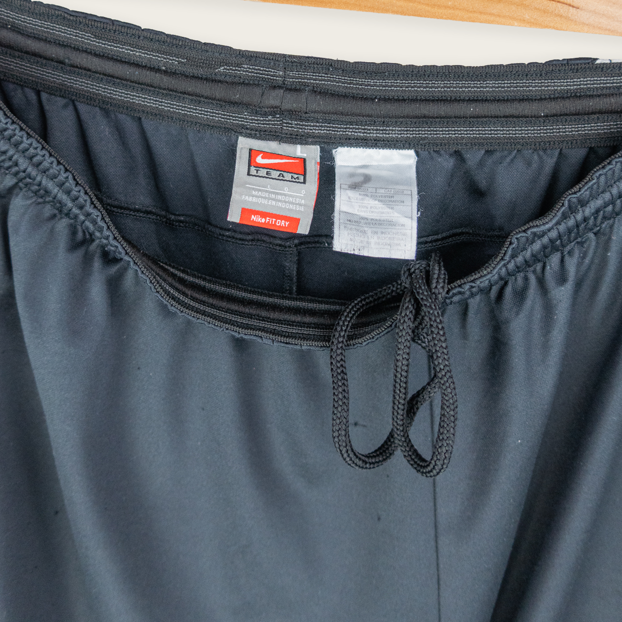 00's NIKE TRACK SHORTS - L