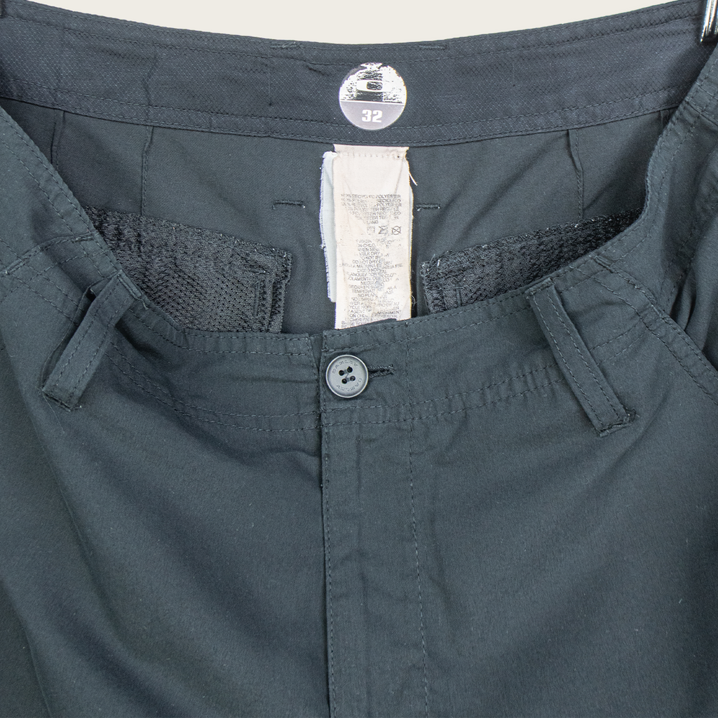 Oakley Cargo Shorts - S/M