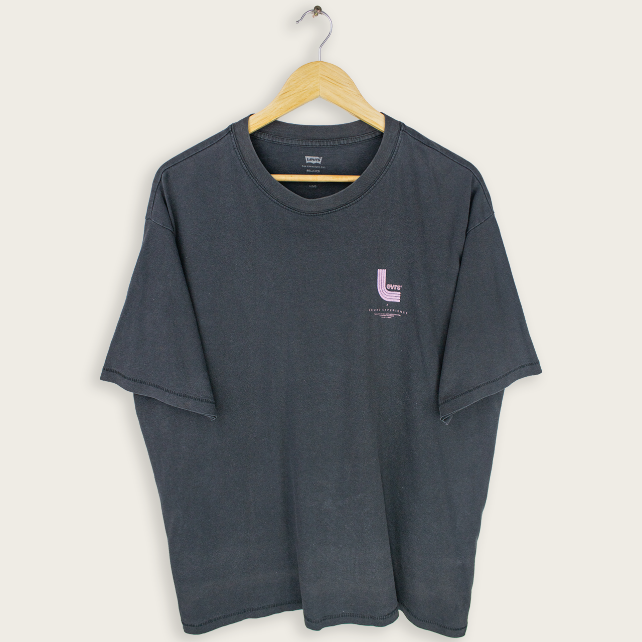 VINTAGE LEVI'S T-SHIRT - L