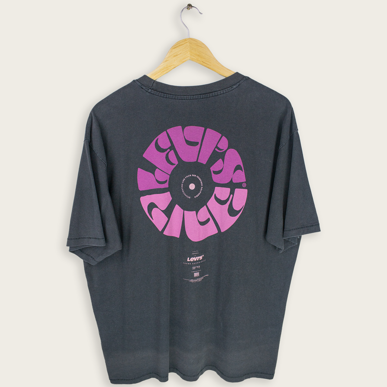 VINTAGE LEVI'S T-SHIRT - L