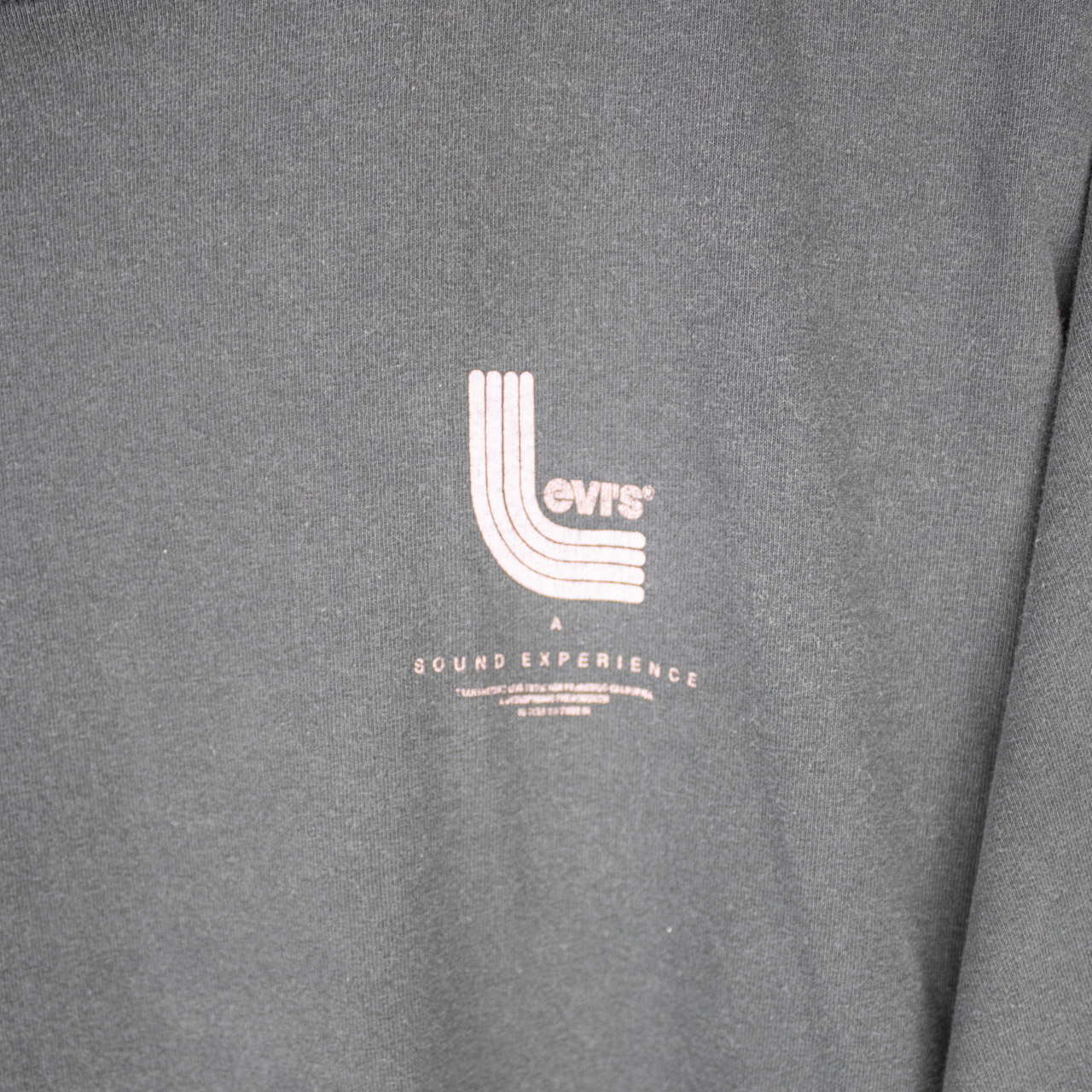 VINTAGE LEVI'S T-SHIRT - L