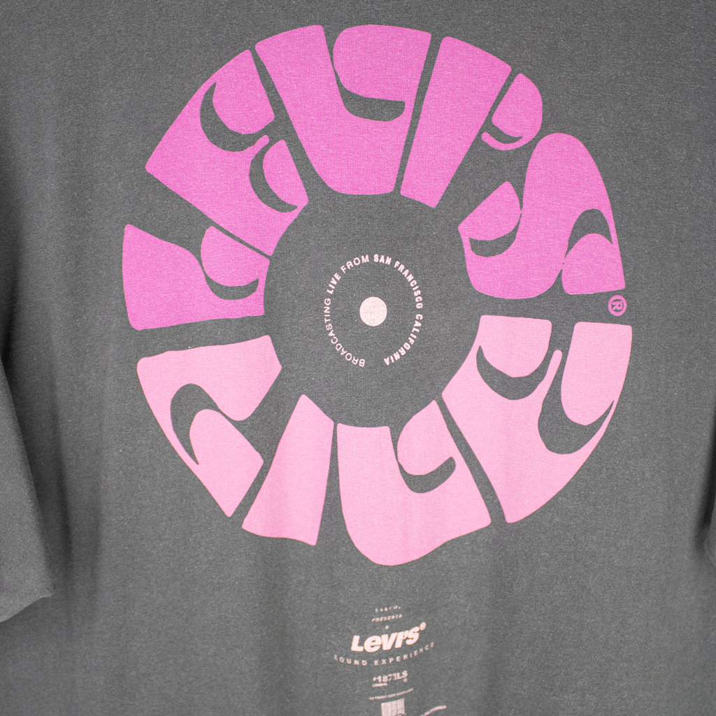 VINTAGE LEVI'S T-SHIRT - L