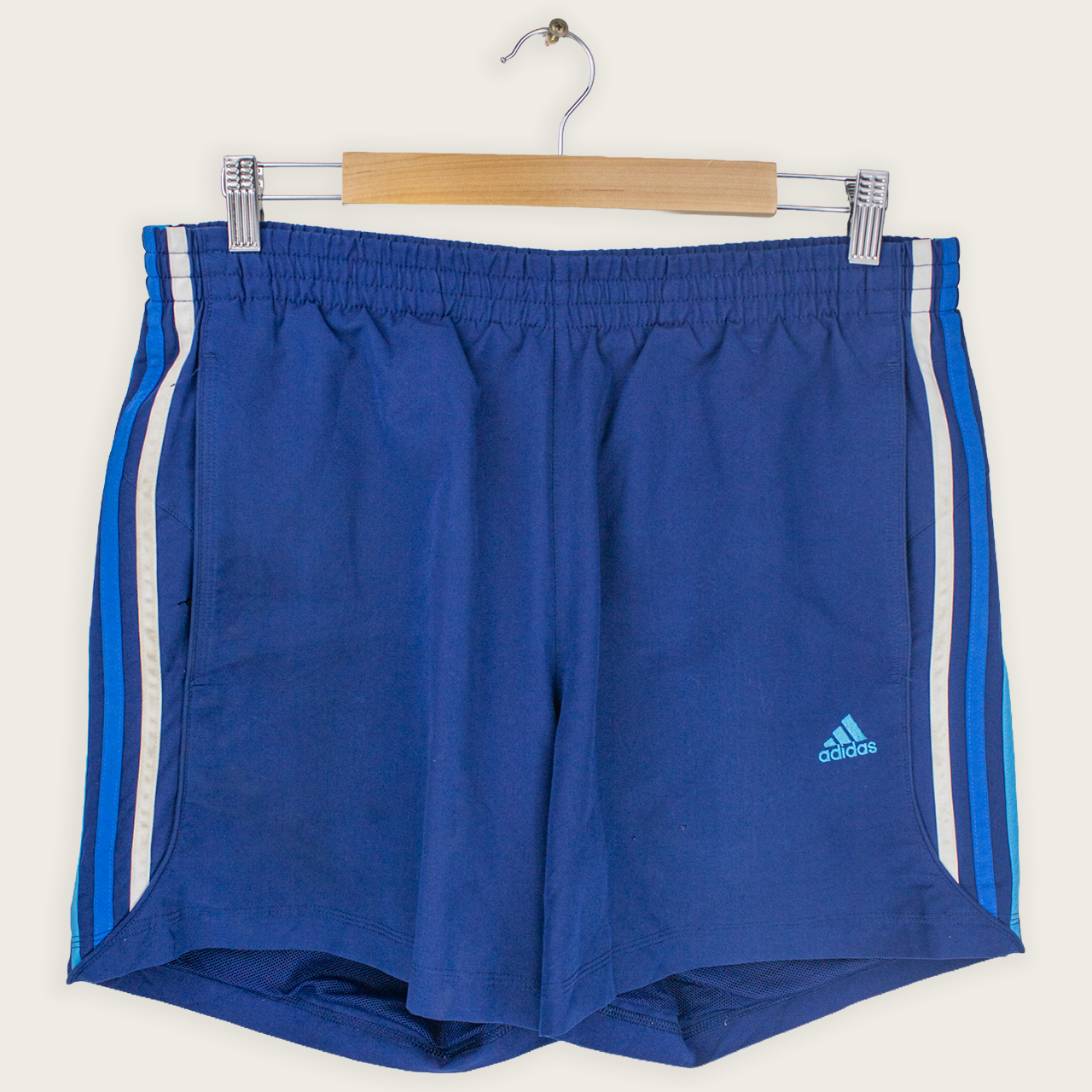 VINTAGE ADIDAS SHORTS - 32"