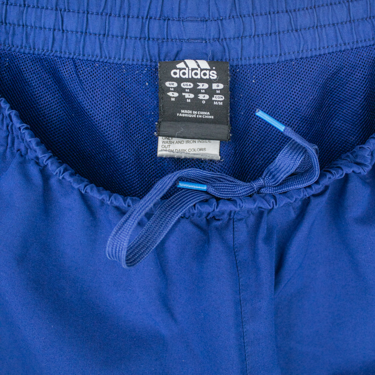 VINTAGE ADIDAS SHORTS - 32"
