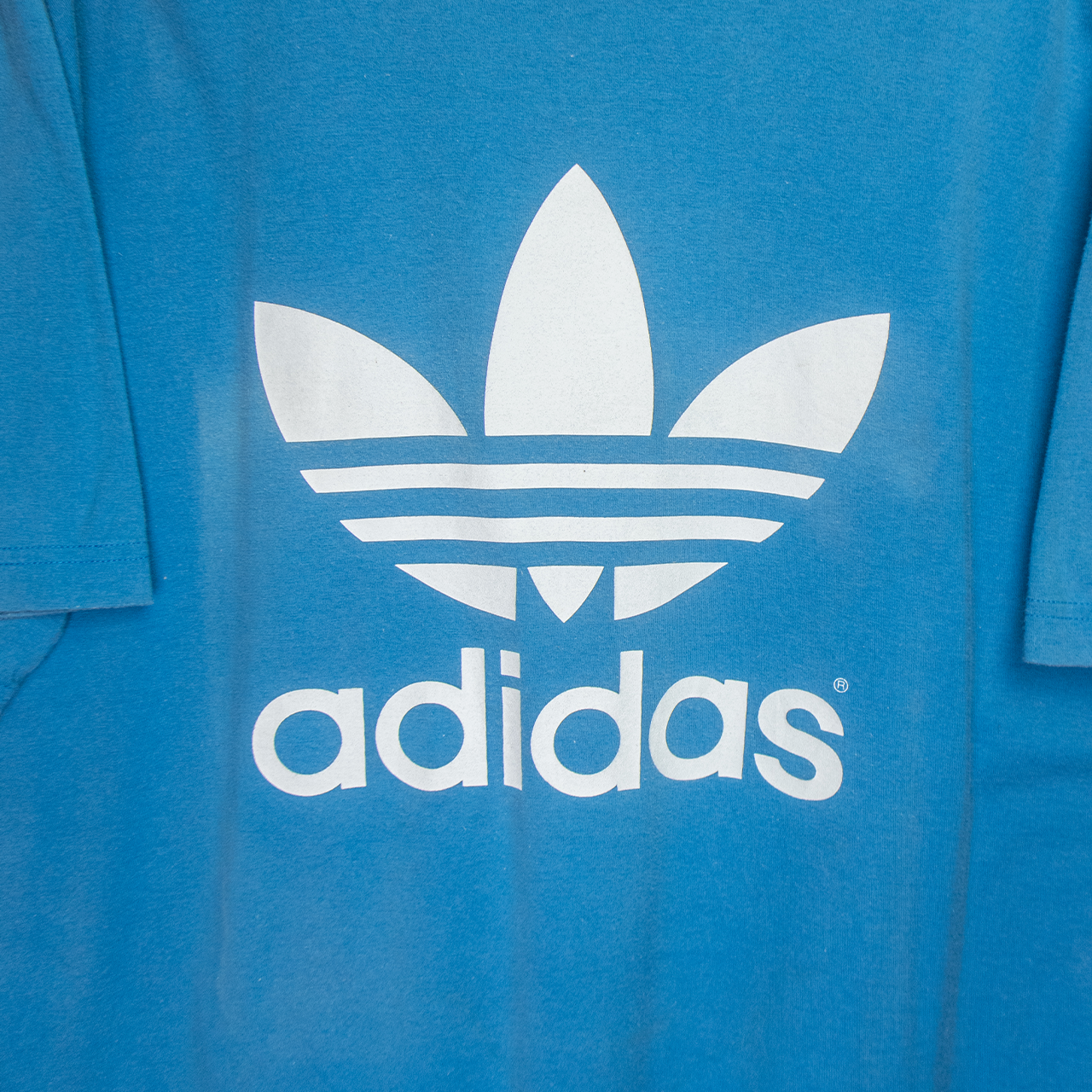 Adidas T-Shirt - L/XL