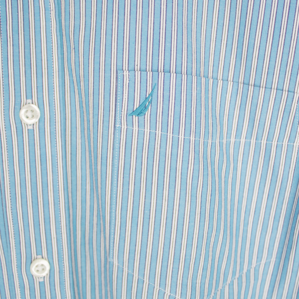 VINTAGE LONG-SLEEVE NAUTICA BUTTON-UP SHIRT - M