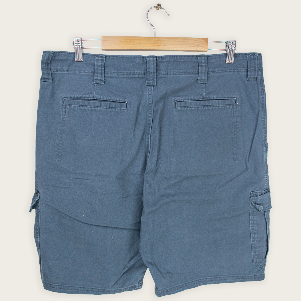 VINTAGE WRANGLER CARGO SHORTS - 36"