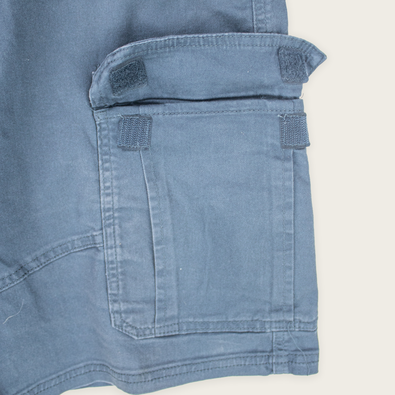 VINTAGE WRANGLER CARGO SHORTS - 36"