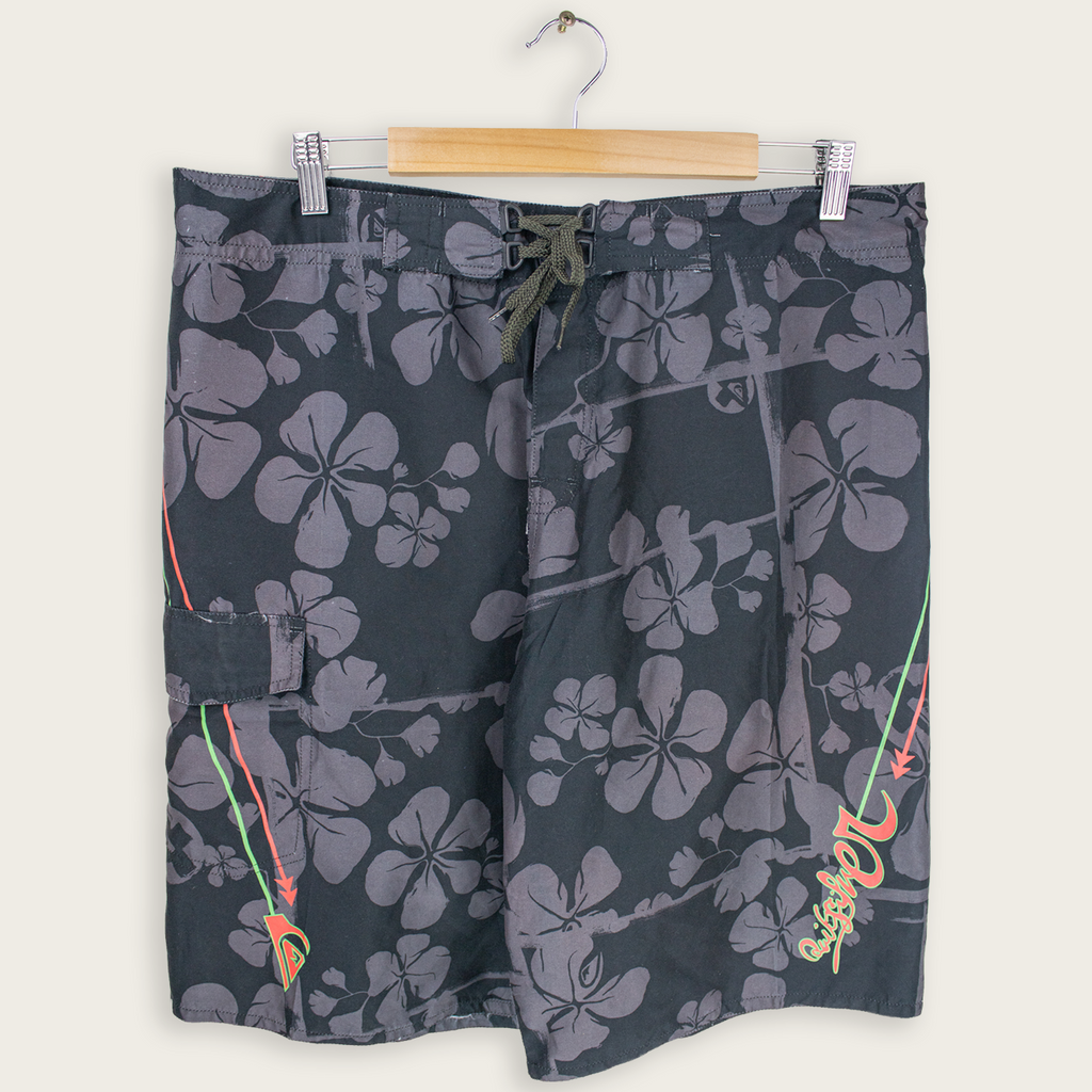 00's QUIKSILVER BOARD SHORTS - 38”