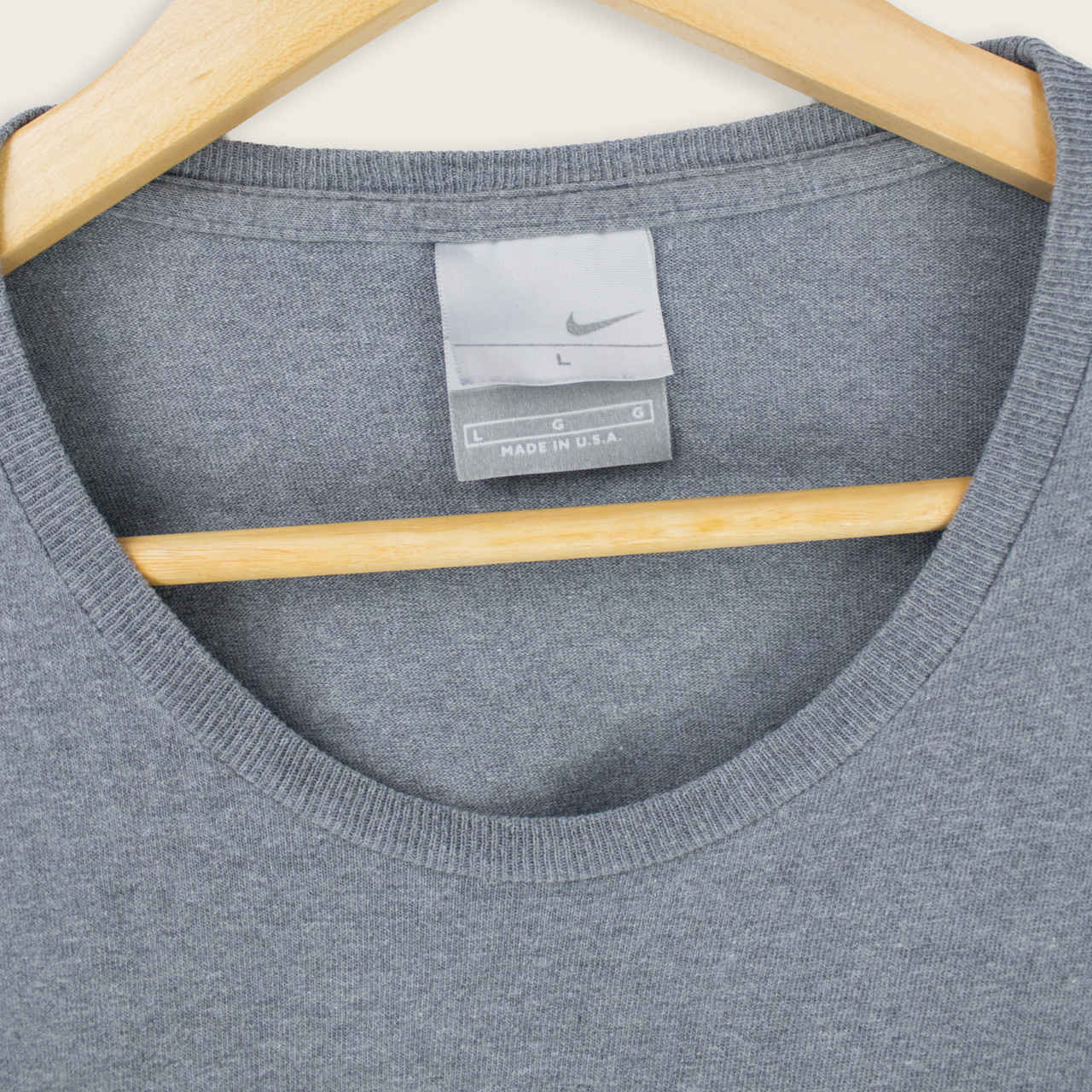 VINTAGE NIKE T-SHIRT - L