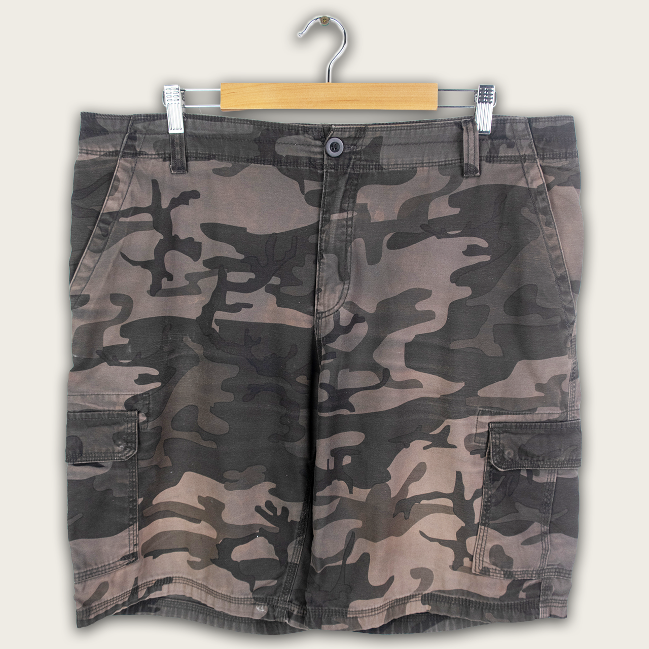 VINTAGE BAGGY CAMO CARGO SHORTS - 40"