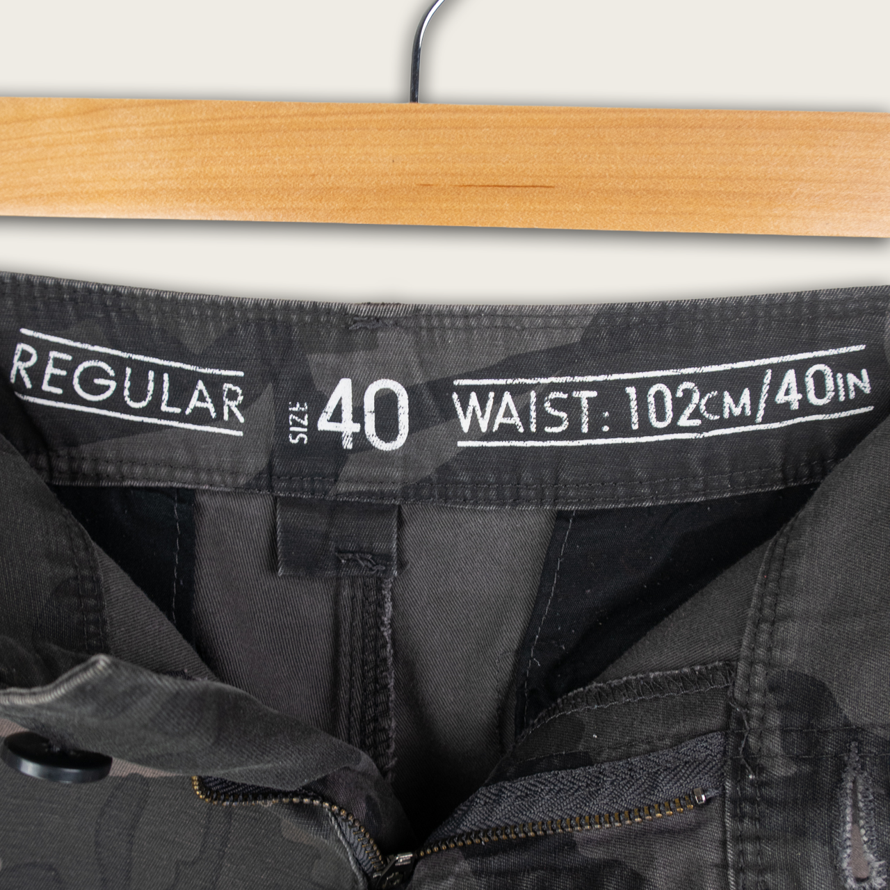 VINTAGE BAGGY CAMO CARGO SHORTS - 40"