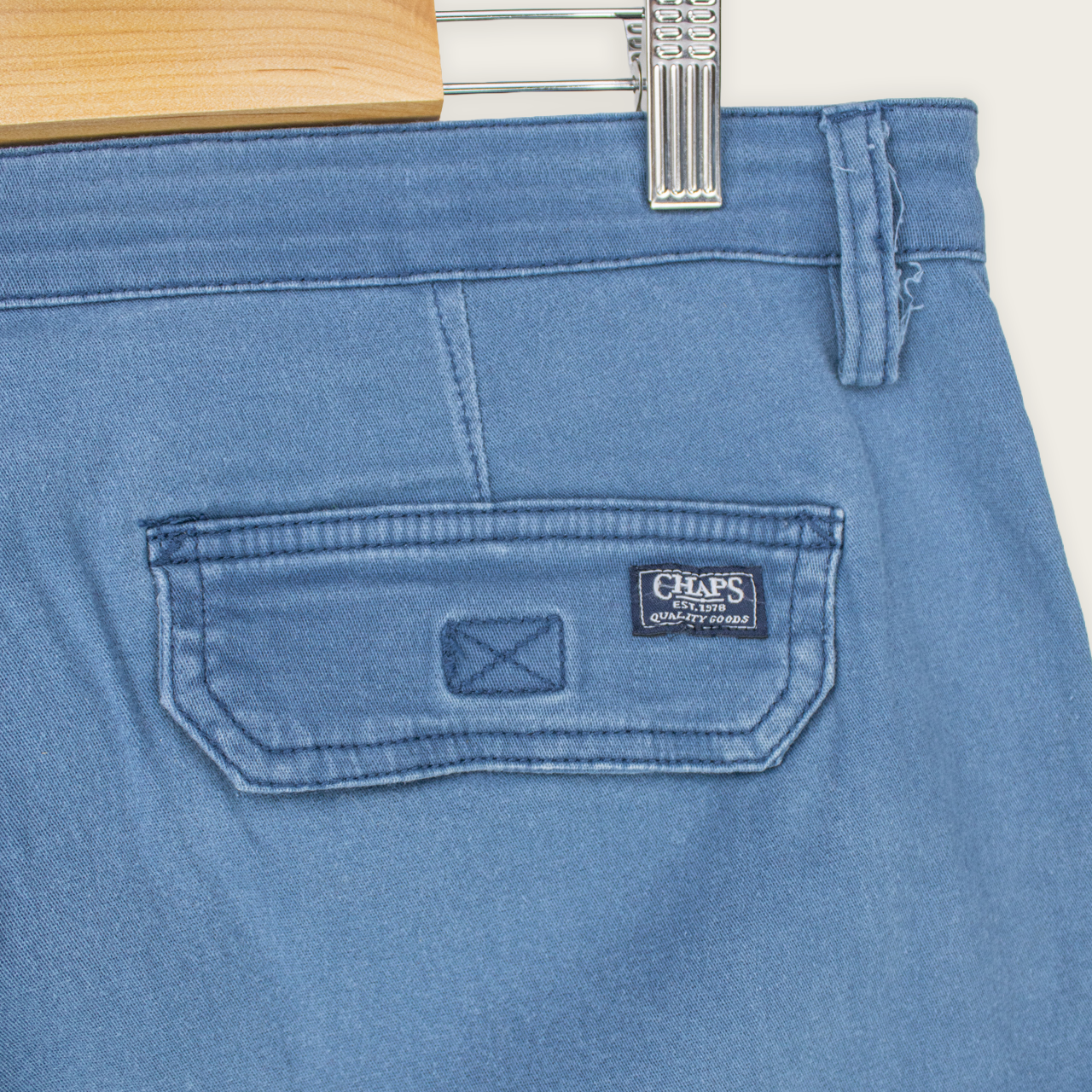 VINTAGE CHAPS CARGO SHORTS - 32"