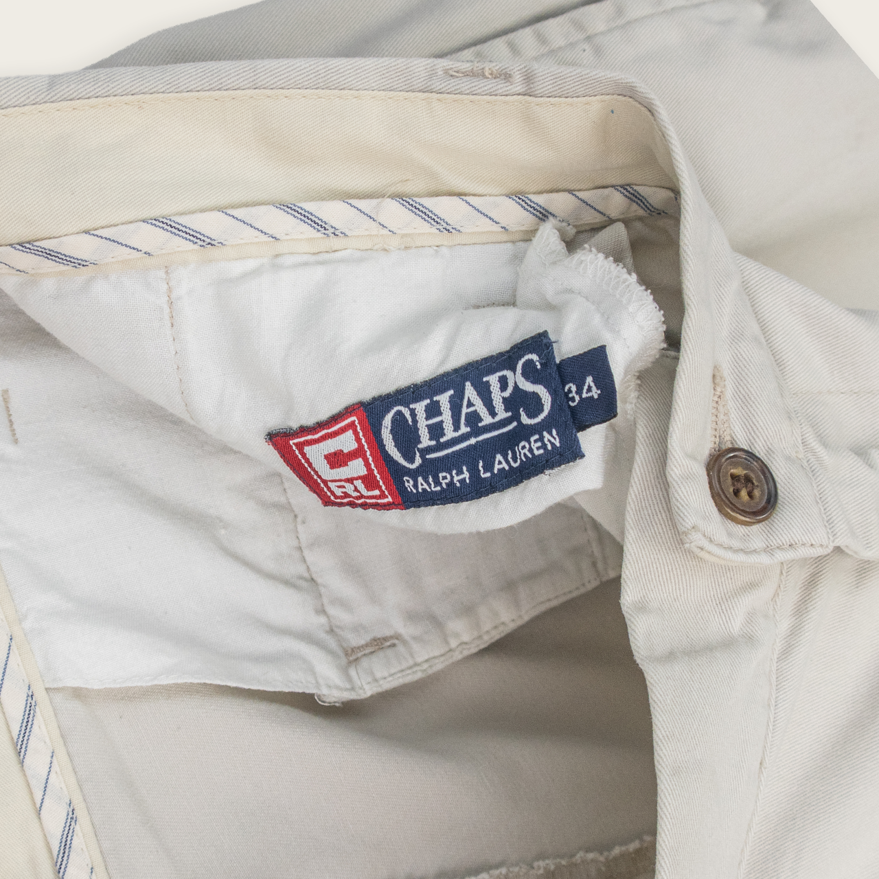 90's CHAPS RALPH LAUREN PLEATED SHORTS - 34"