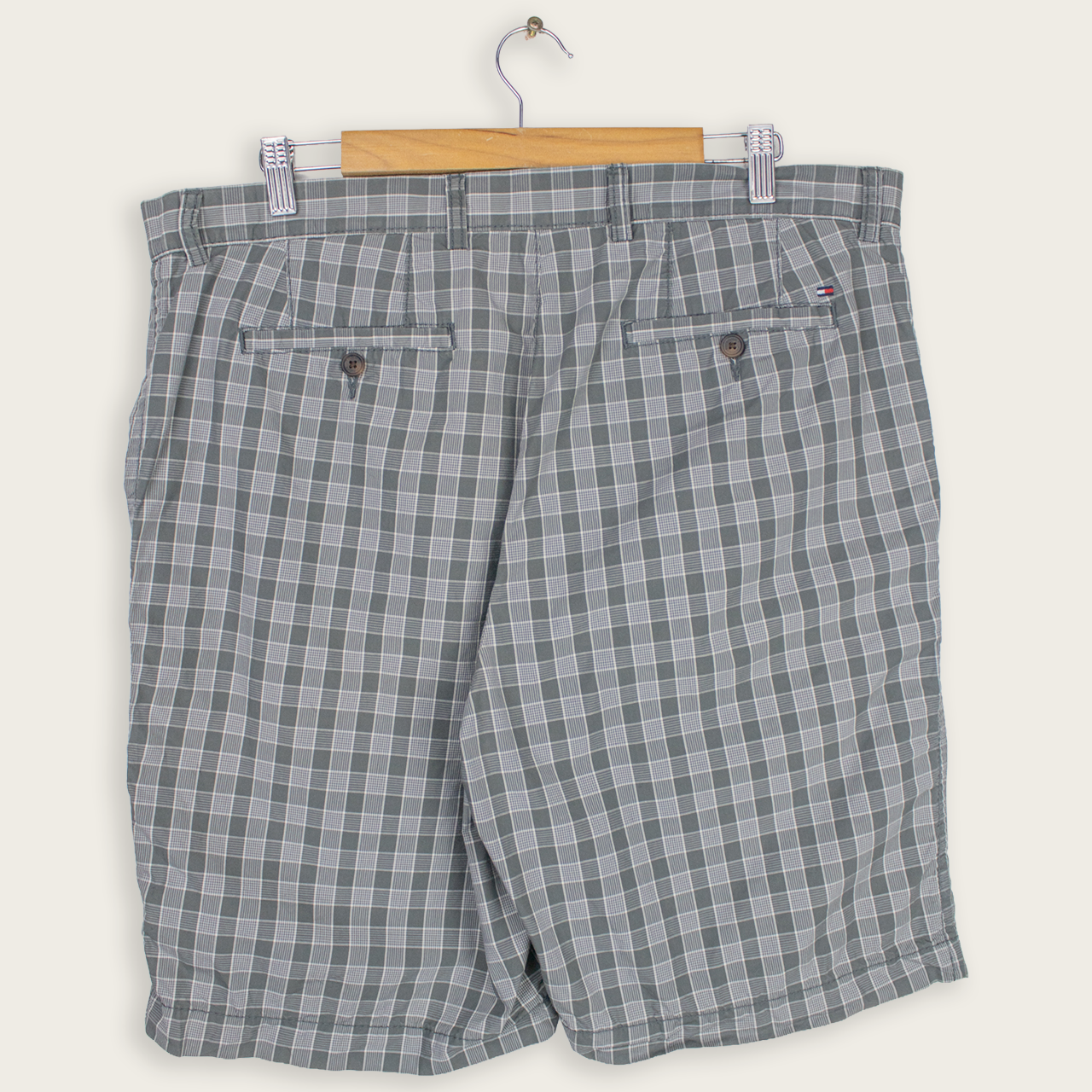 VINTAGE TOMMY HILFIGER SHORTS - 38"
