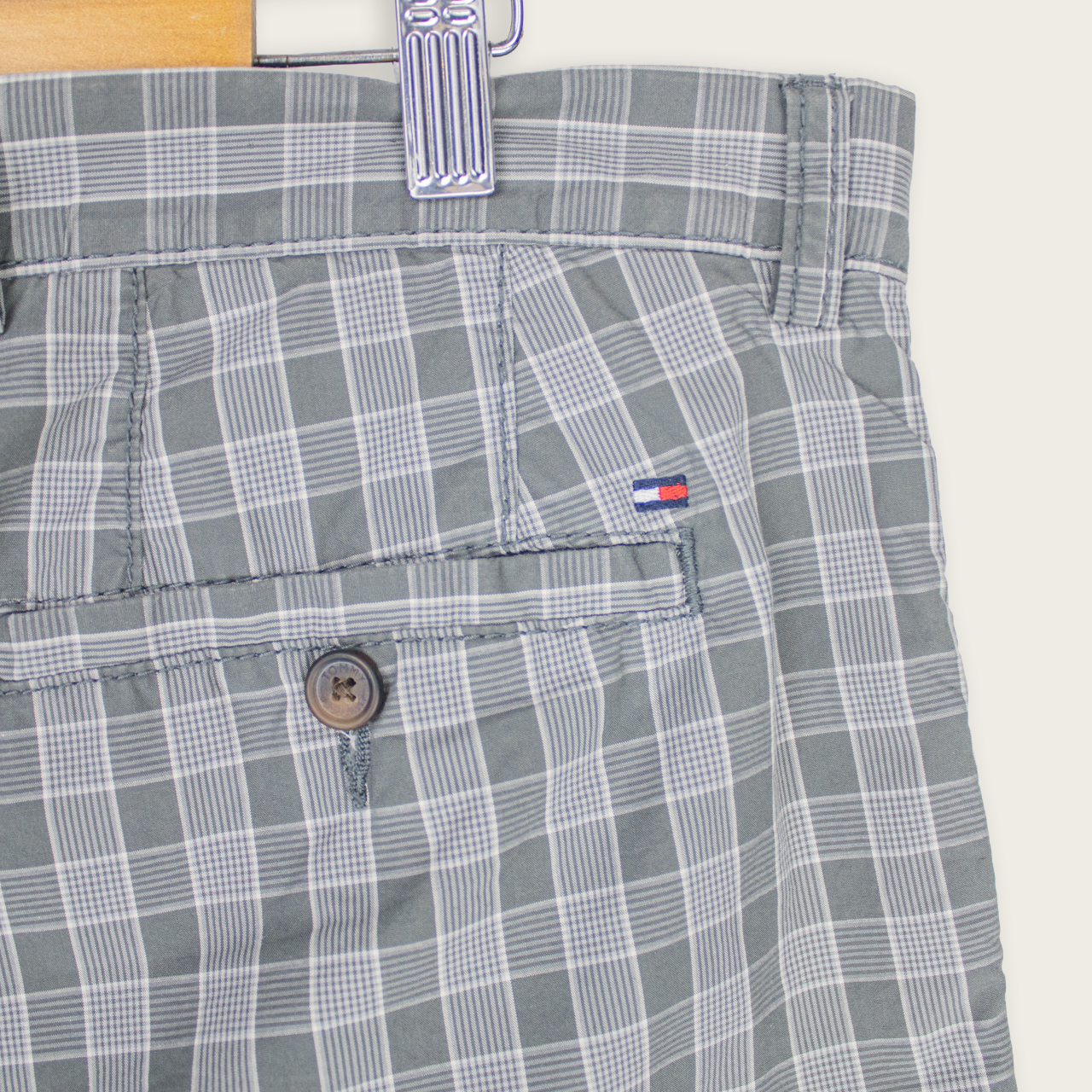 VINTAGE TOMMY HILFIGER SHORTS - 38"