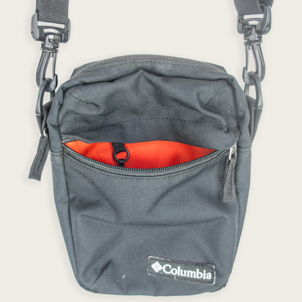 VINTAGE COLUMBIA BAG