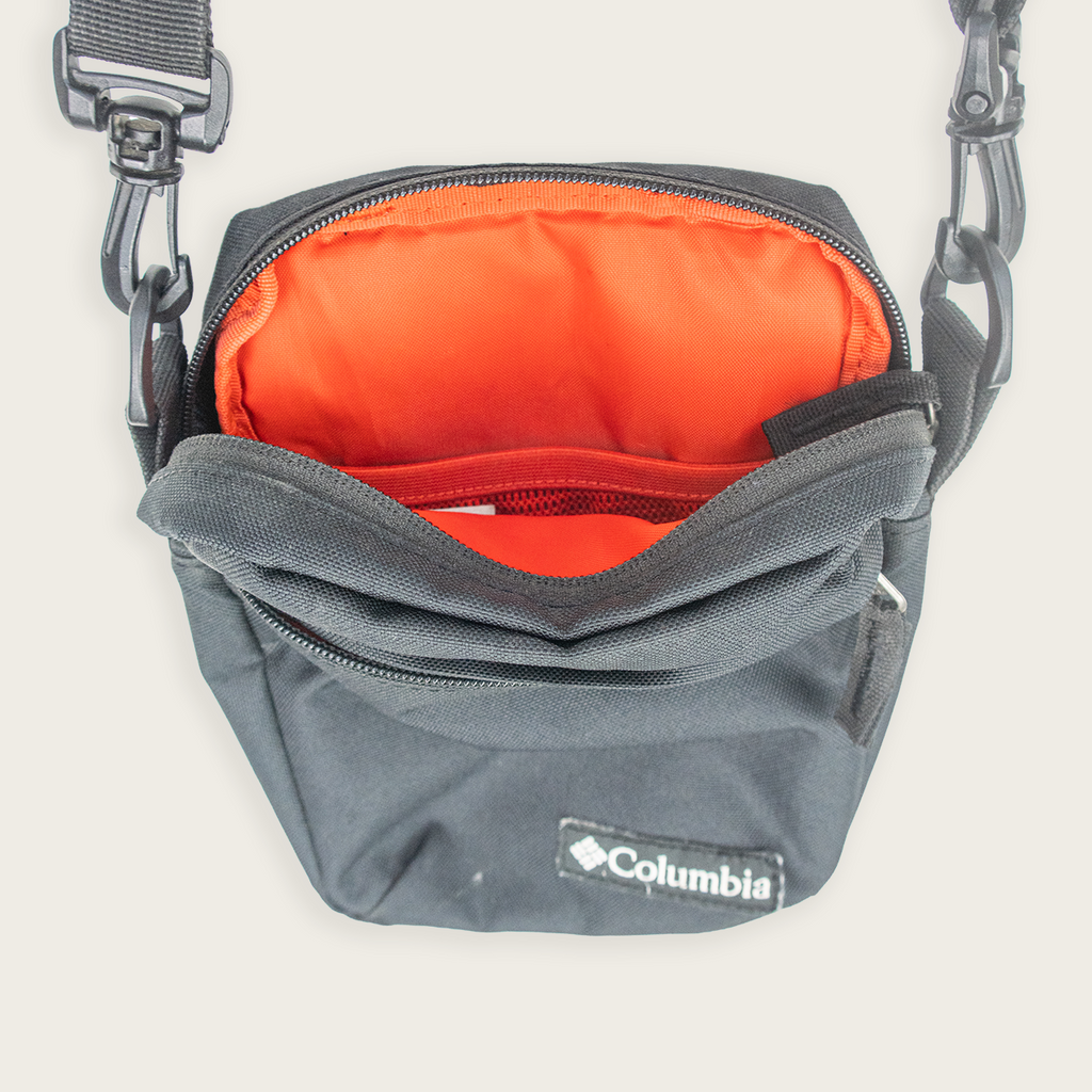 VINTAGE COLUMBIA BAG