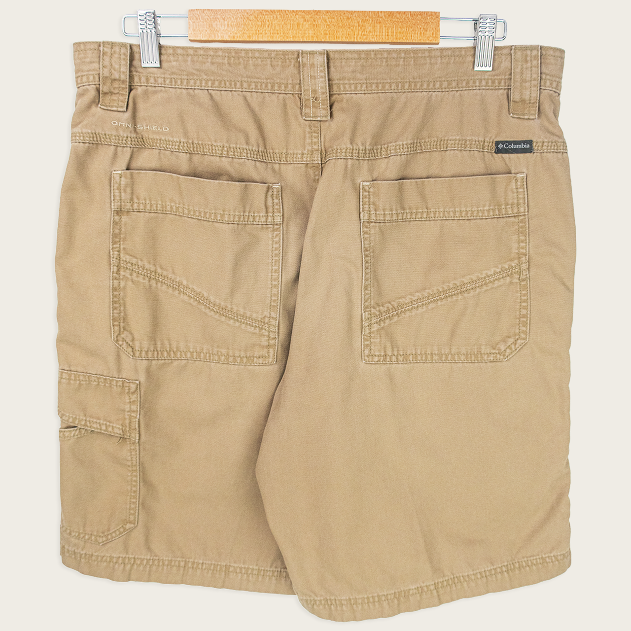 00's Columbia Sportswear Cargo Shorts - 34"