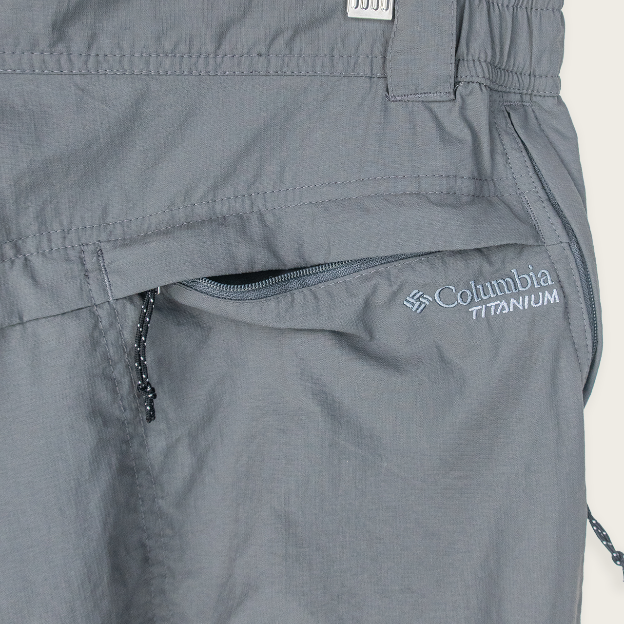 00's COLUMBIA LIGHTWEIGHT CARGO SHORTS - M