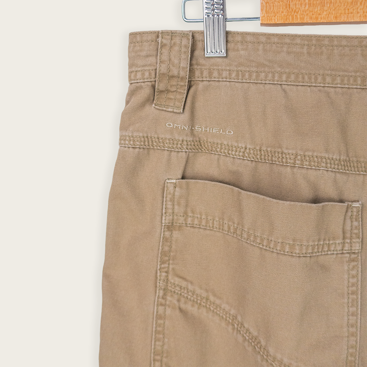 00's Columbia Sportswear Cargo Shorts - 34"