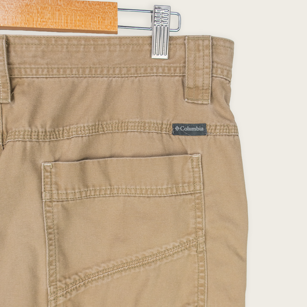 00's Columbia Sportswear Cargo Shorts - 34"