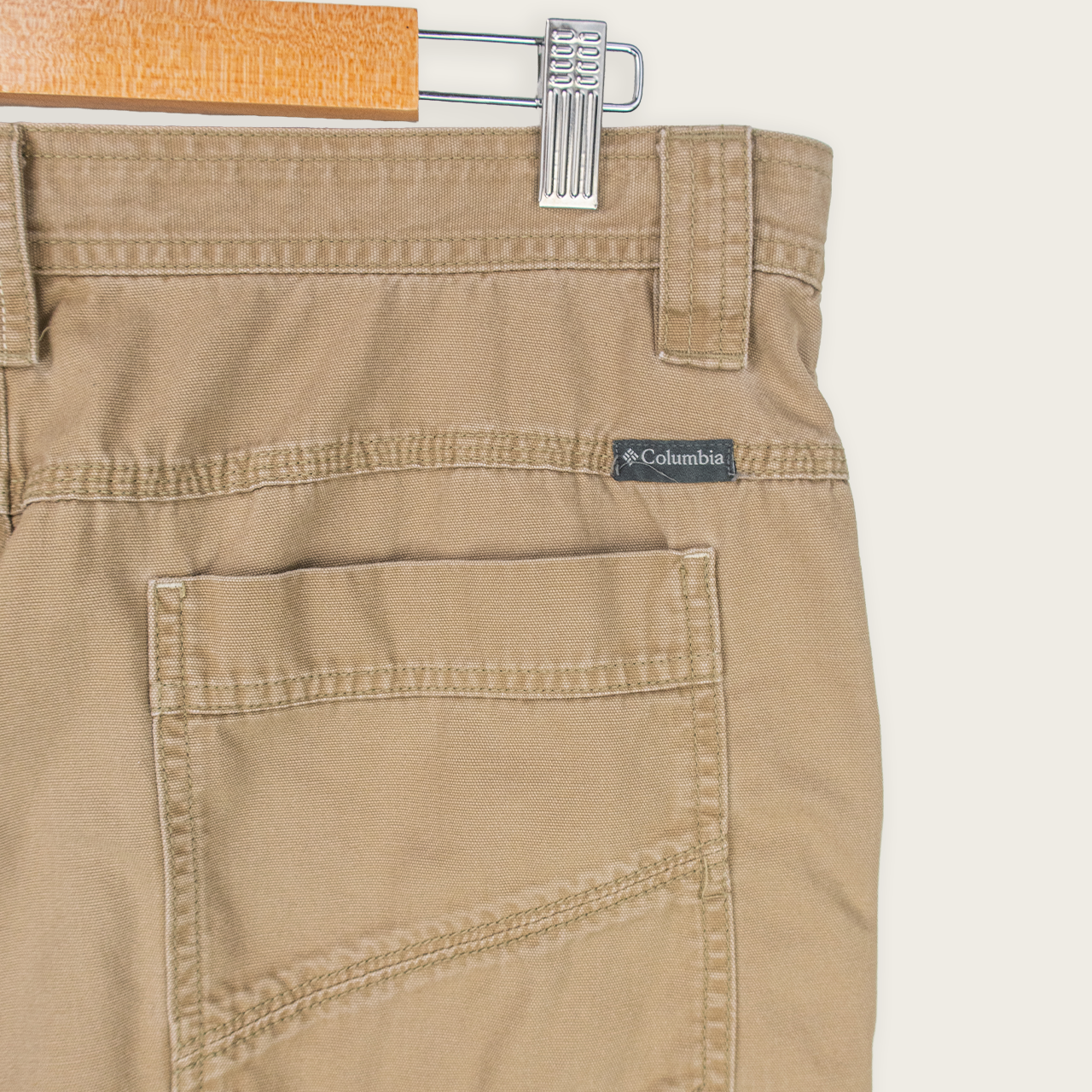 00's Columbia Sportswear Cargo Shorts - 34"