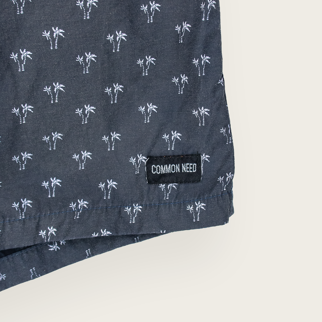 Common Need Adjustable Board Shorts - M