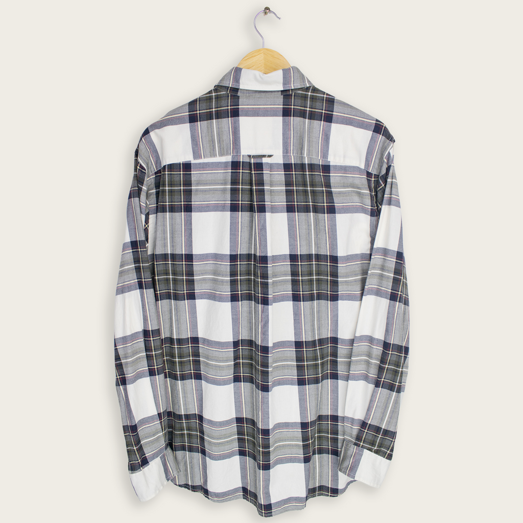 VINTAGE LONG-SLEEVE NAUTICA BUTTON-UP SHIRT - M