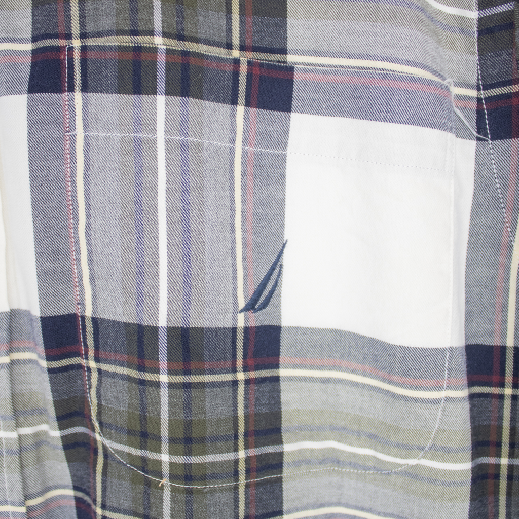 VINTAGE LONG-SLEEVE NAUTICA BUTTON-UP SHIRT - M
