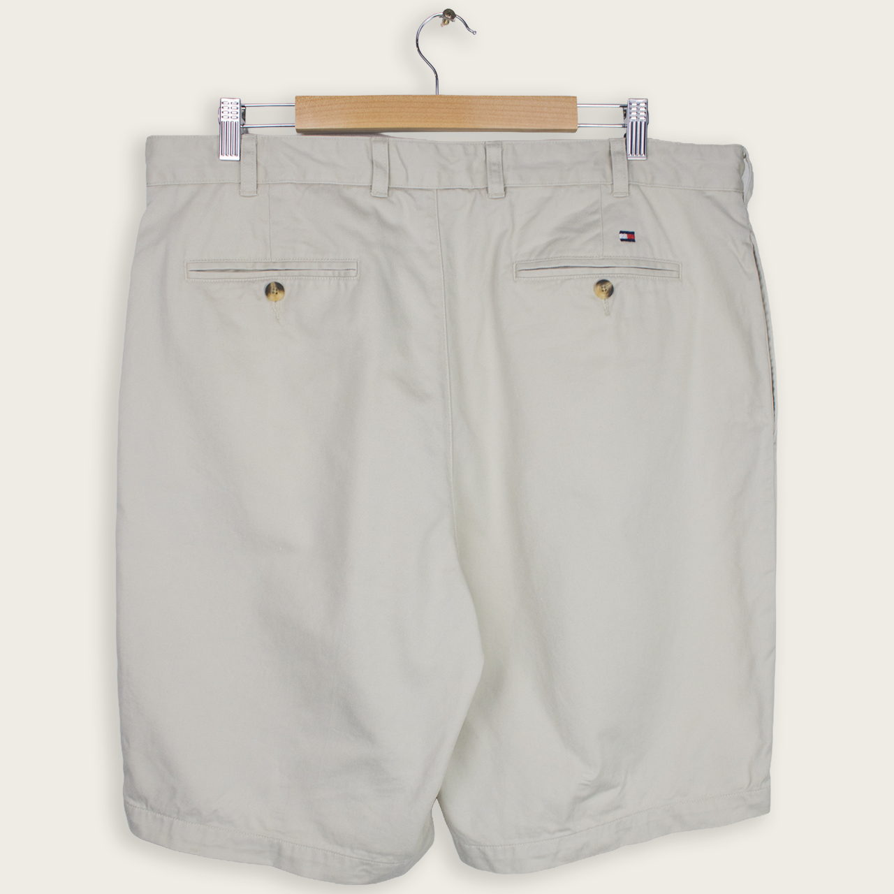 VINTAGE TOMMY HILFIGER PLEATED SHORTS - 38"