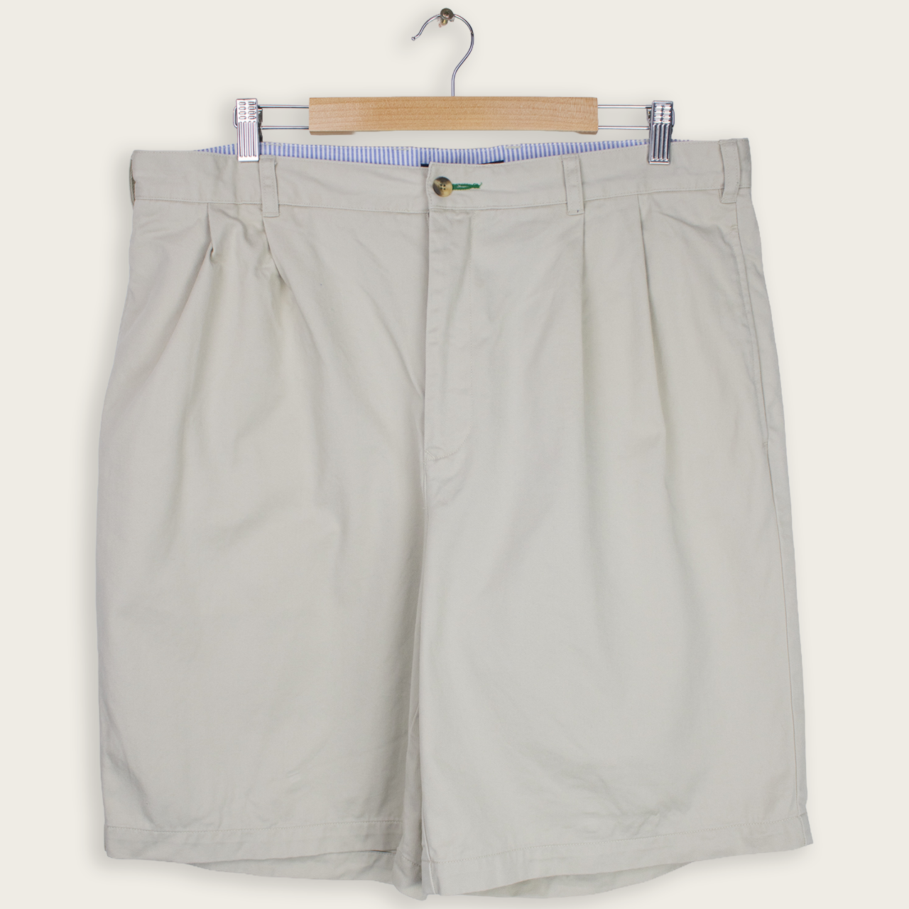 VINTAGE TOMMY HILFIGER PLEATED SHORTS - 38"