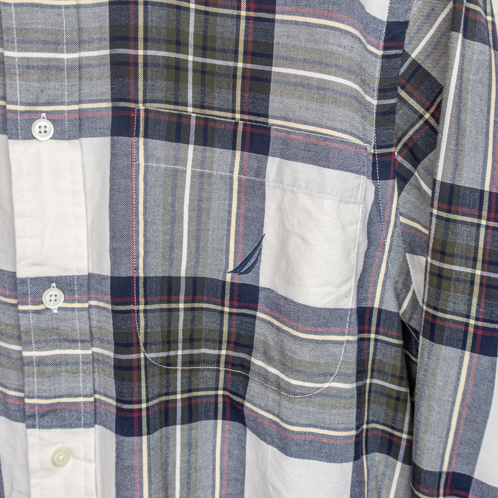 90's Nautica Flannel Button-Up Shirt - M/L
