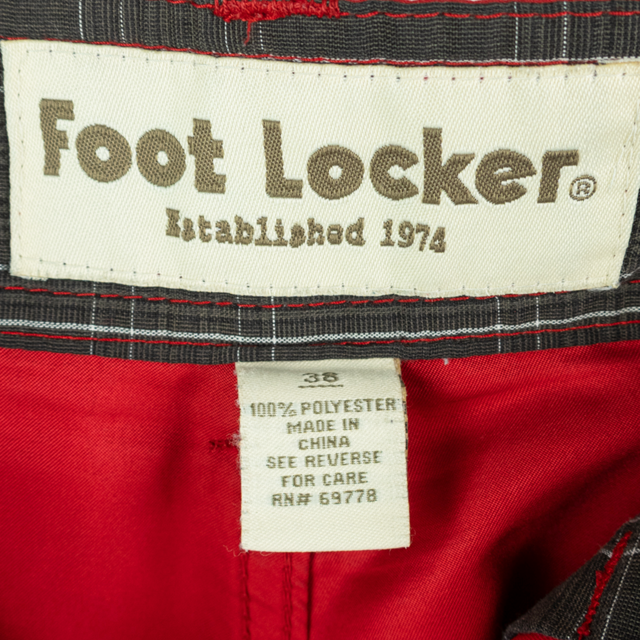 VINTAGE FOOT LOCKER CARGO SHORTS - 38"