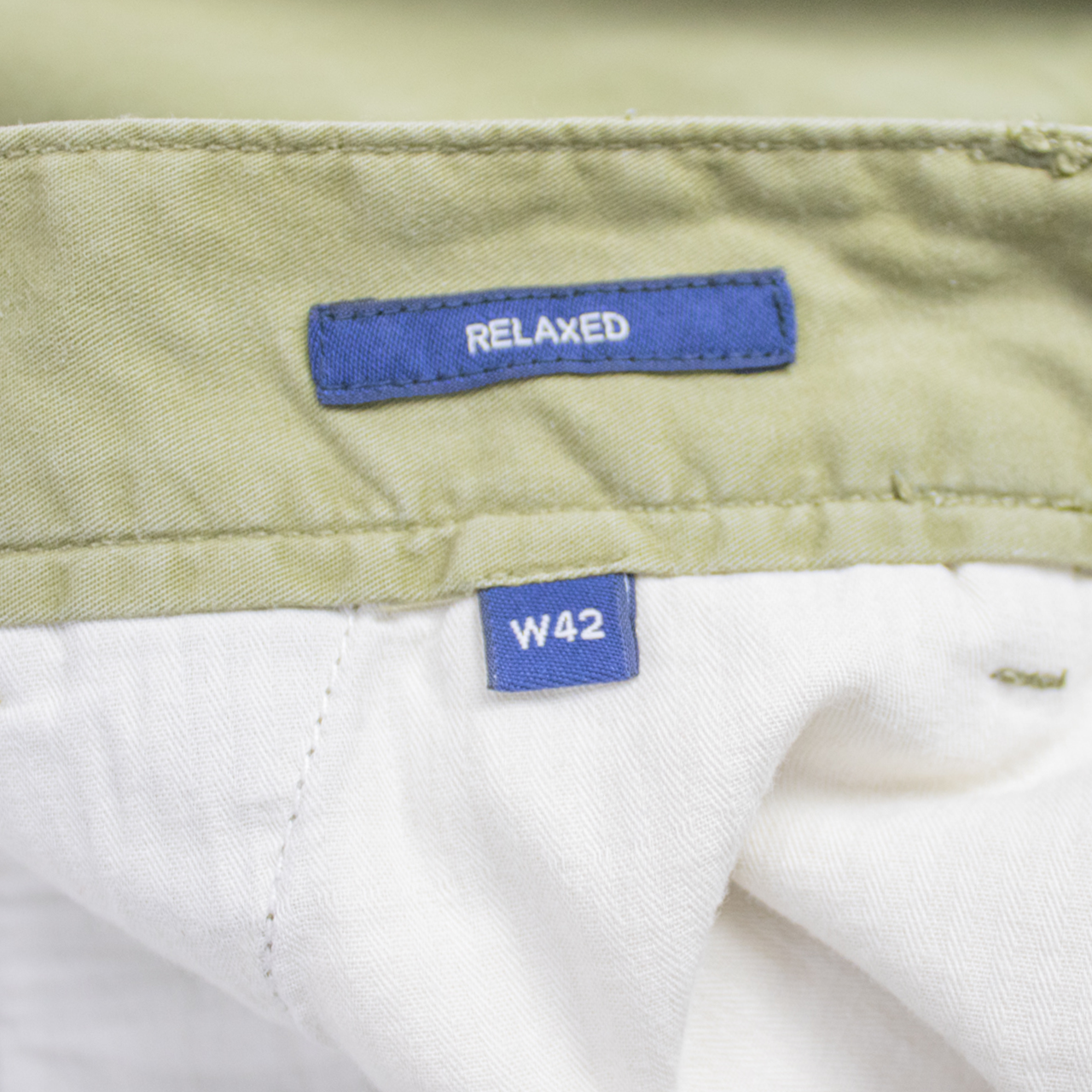 VINTAGE GANT SHORTS - 42"