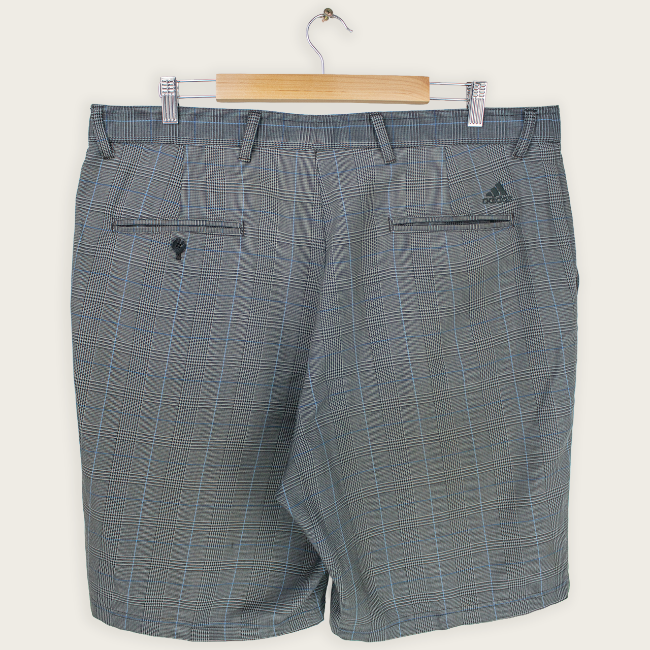 VINTAGE ADIDAS SHORTS - 40"