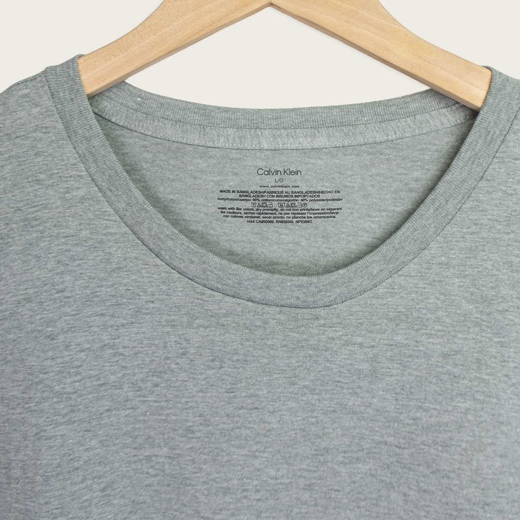 Calvin Klein T-Shirt - L