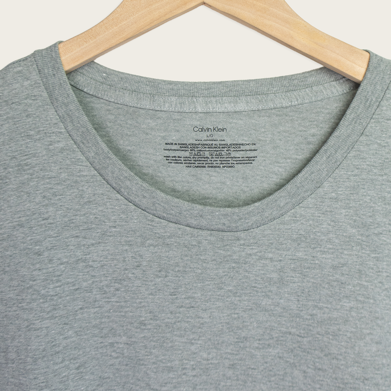 Calvin Klein T-Shirt - L