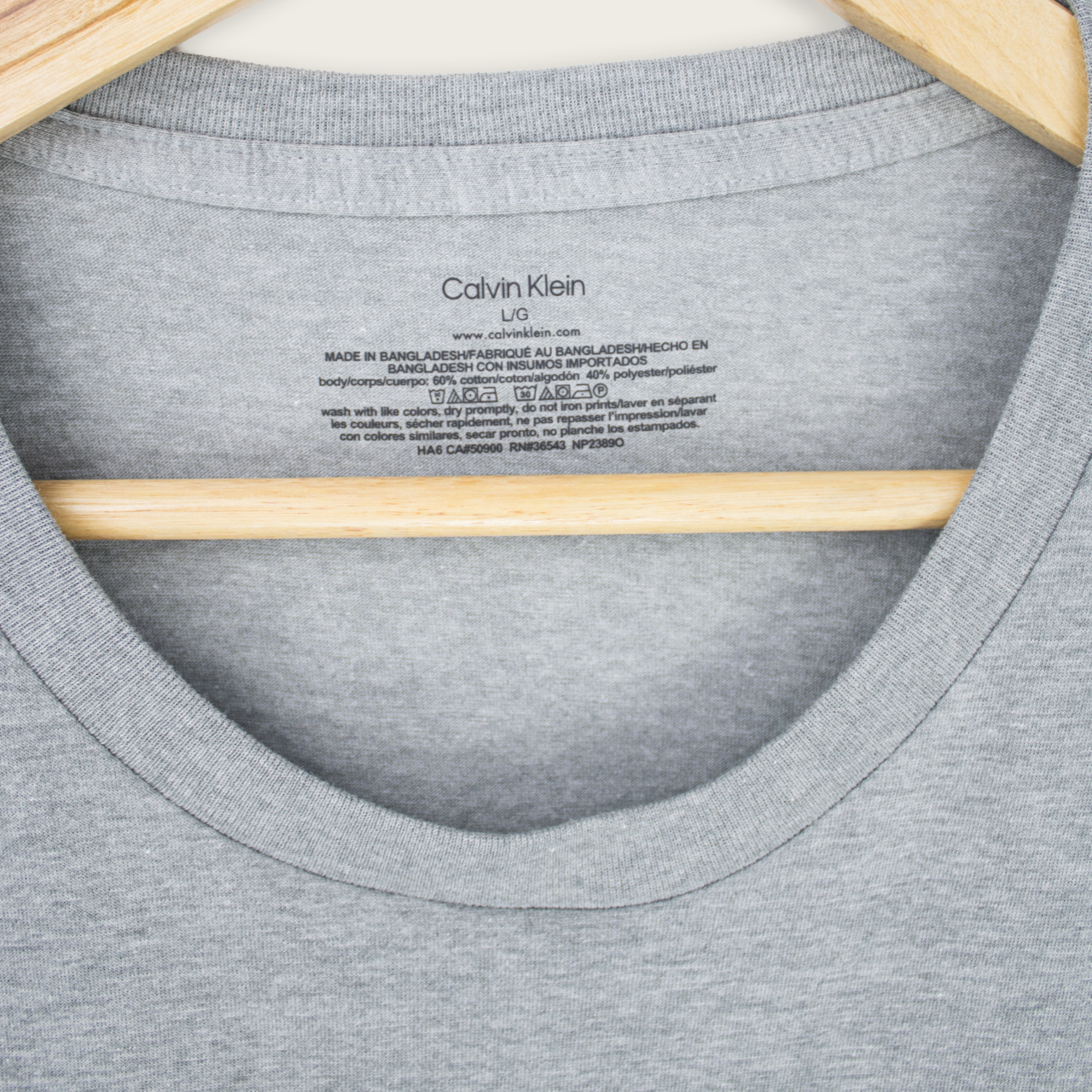 Calvin Klein T-Shirt - L