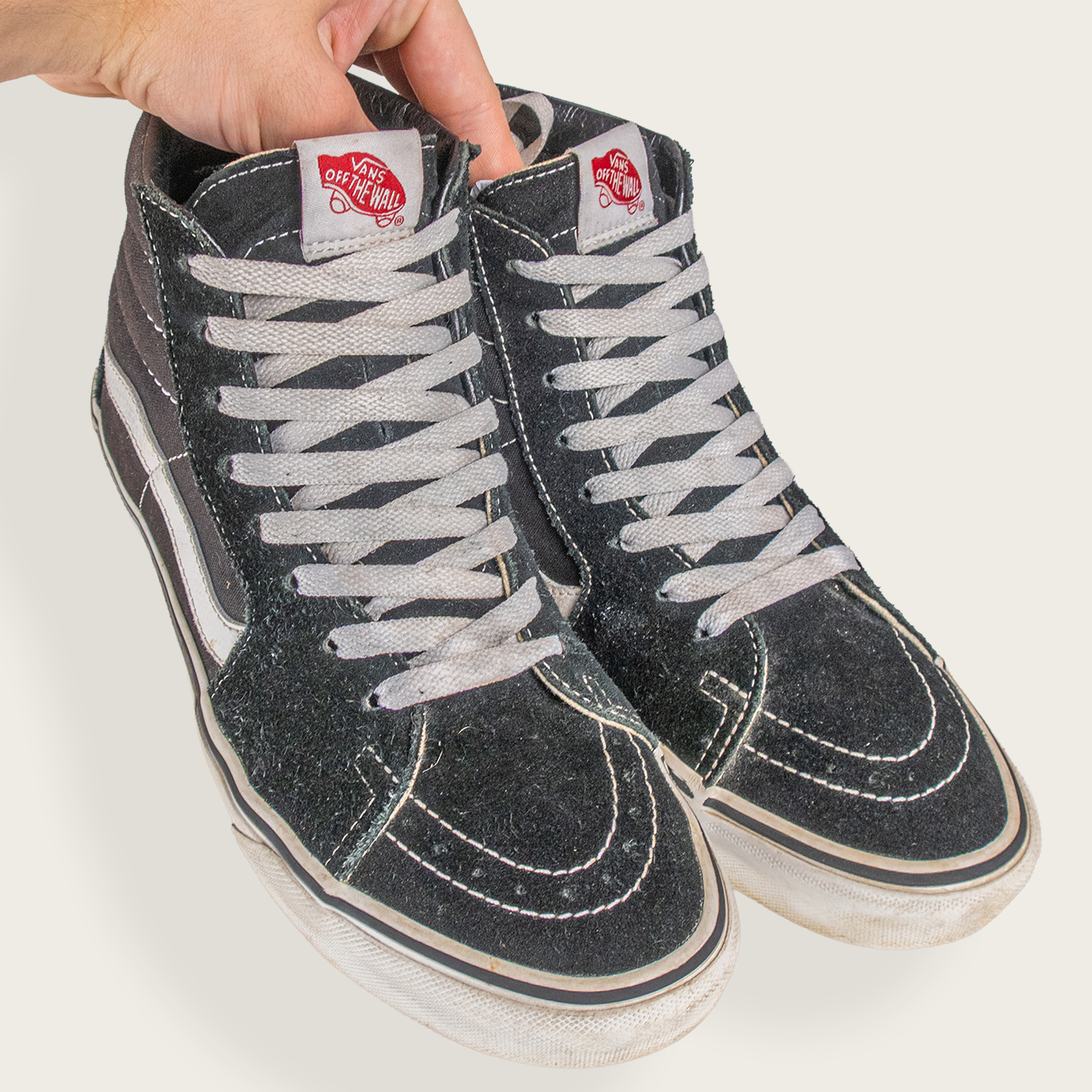 Men's Black/White VANS Sk8-Hi Casual Skate Sneakers - US 9