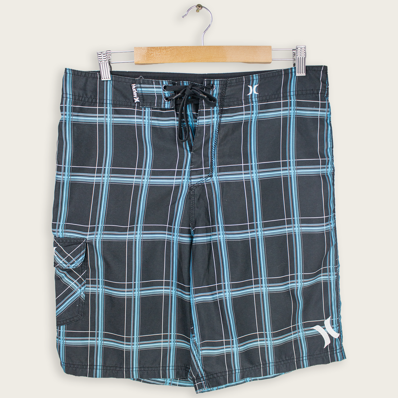 VINTAGE HURLEY BOARD SHORTS - 34"