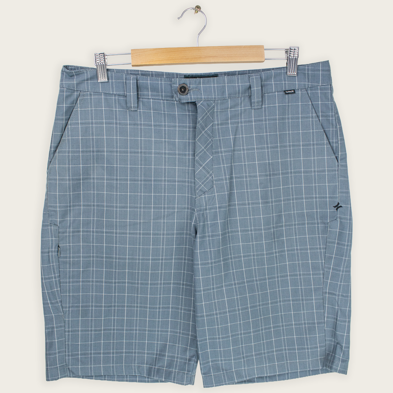 VINTAGE HURLEY SHORTS - 34"