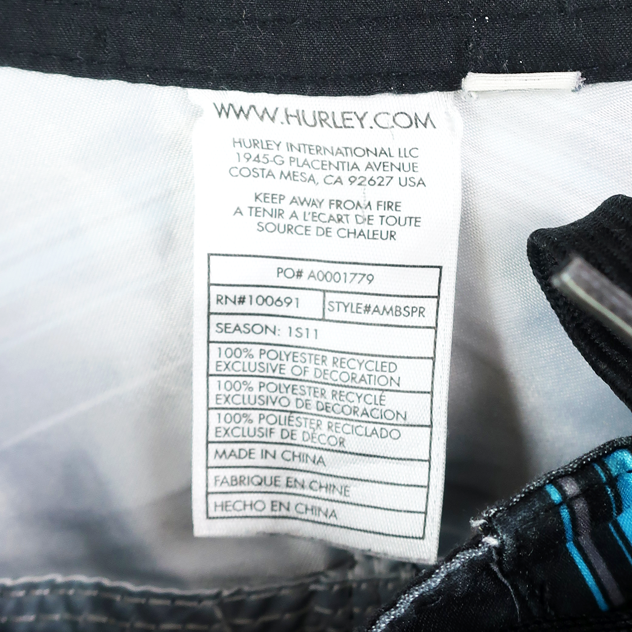 VINTAGE HURLEY BOARD SHORTS - 34"