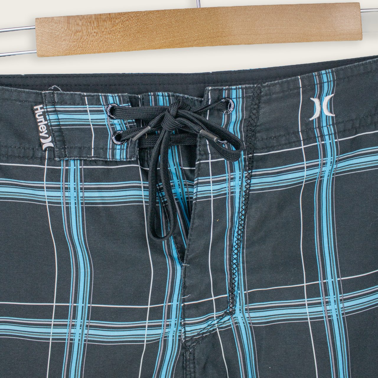 VINTAGE HURLEY BOARD SHORTS - 34"