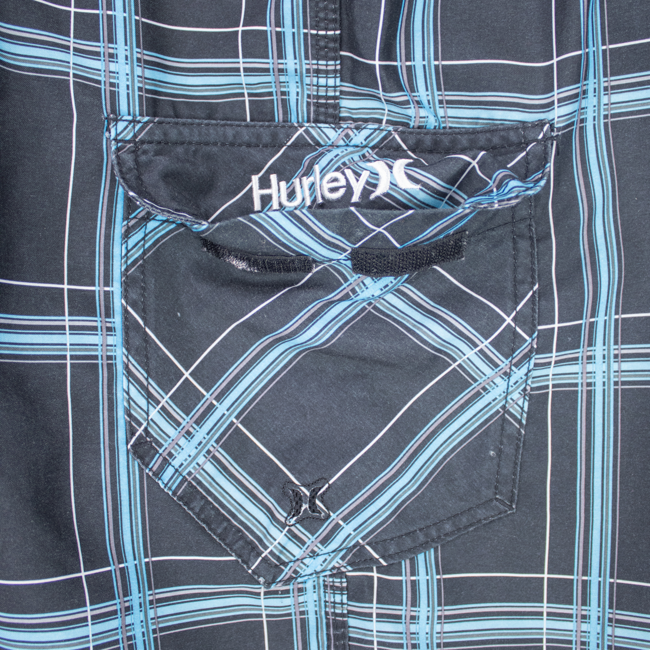 VINTAGE HURLEY BOARD SHORTS - 34"