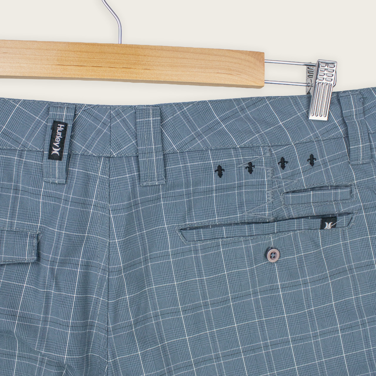 VINTAGE HURLEY SHORTS - 34"